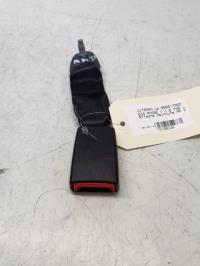 Attache ceinture arriere droit