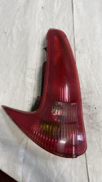 Fanale posteriore principale sinistro (luci)