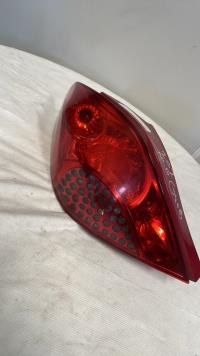Fanale posteriore principale sinistro (luci)