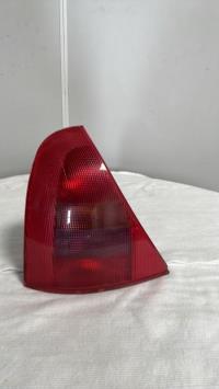Fanale posteriore principale sinistro (luci)