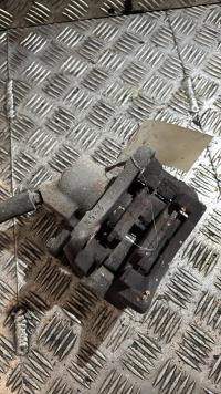 Etrier avant gauche (freinage)