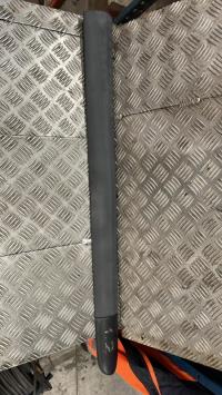 Baguette de porte avant droite