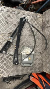 Leve vitre electrique avant gauche