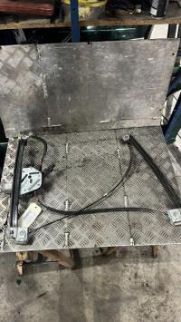 Leve vitre electrique avant droit