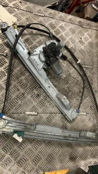 Leve vitre electrique avant droit