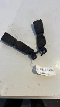 Attache ceinture arriere droit