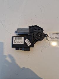 Moteur leve vitre avant gauche