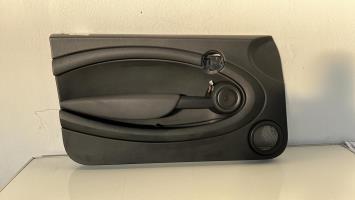 Garniture porte avant gauche