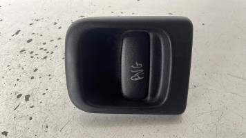 Poignee porte avant gauche