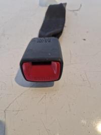 Attache ceinture arriere droit