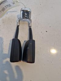 Attache ceinture arriere centrale
