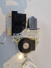 Moteur leve vitre avant droit