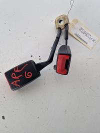 Attache ceinture arriere centrale