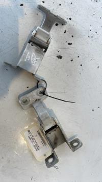 Charniere de porte arriere gauche