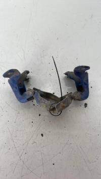 Charniere de porte avant droit