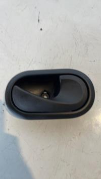 Poignee interieur avant droit