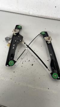 Leve vitre electrique avant droit
