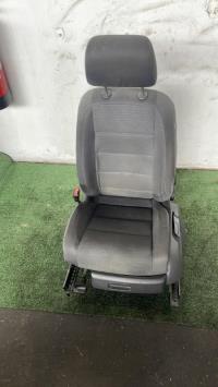 Siege avant gauche