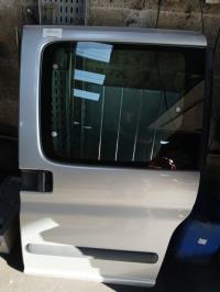 Porte laterale gauche