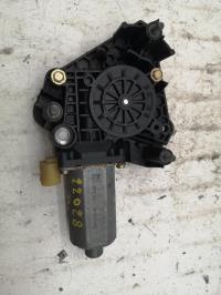Moteur leve vitre avant droit