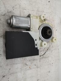 Moteur leve vitre avant droit