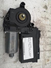 Moteur leve vitre avant droit