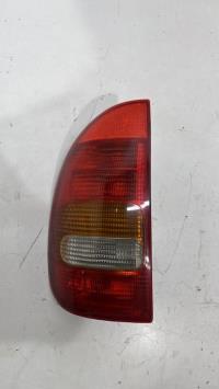 Fanale posteriore principale sinistro (luci)