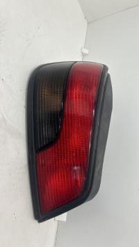 Fanale posteriore principale sinistro (luci)