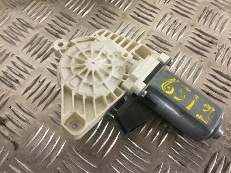 Moteur leve vitre avant droit