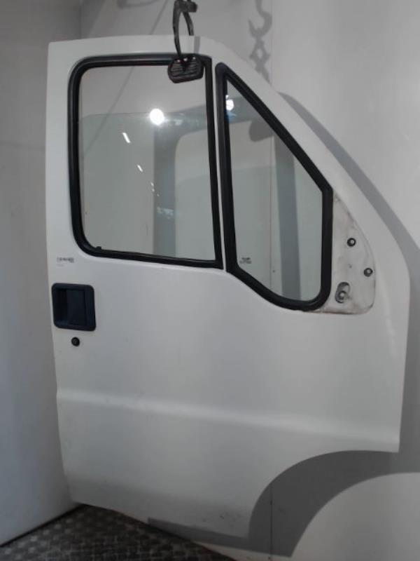 Porte avant droit